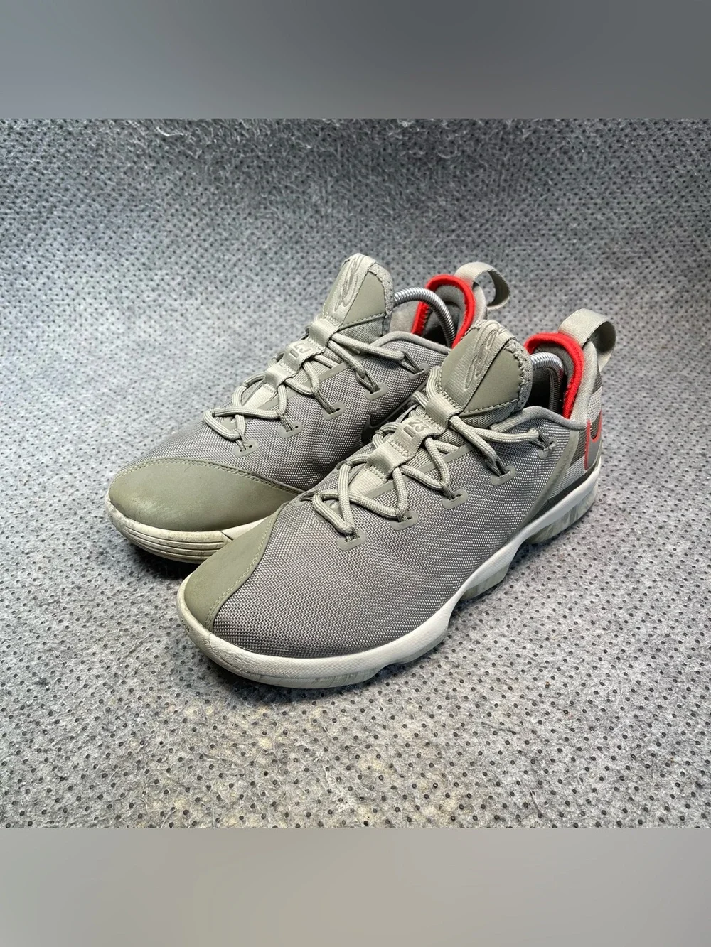 Nike Lebron 14 Low Olive Green Basketball Shoes Size 9 Men’s